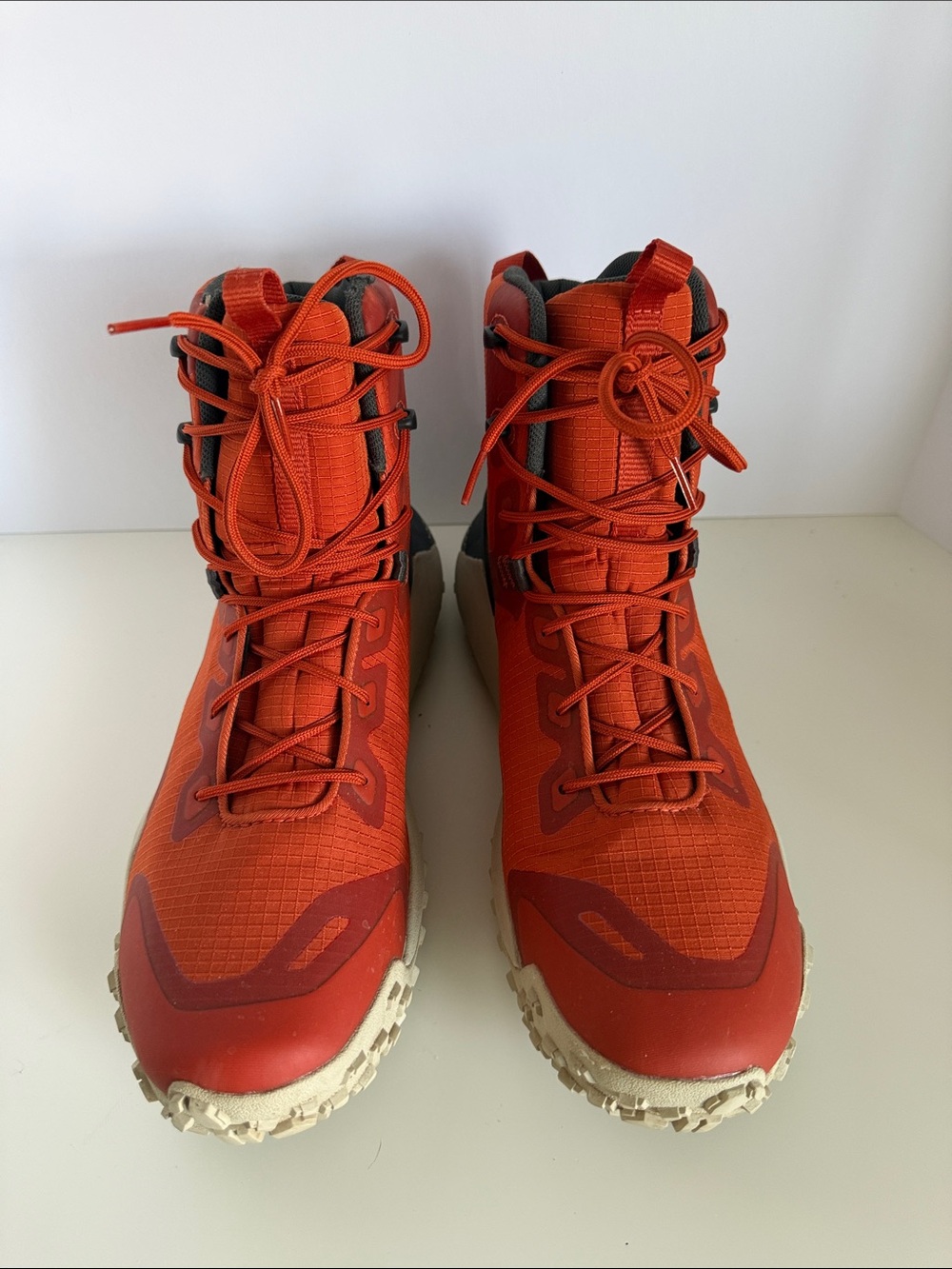 Under Armour HOVR Dawn WP Waterproof Hiking Boots Red Orange Men’s Size 11 Flaw - Picture 3 of 16